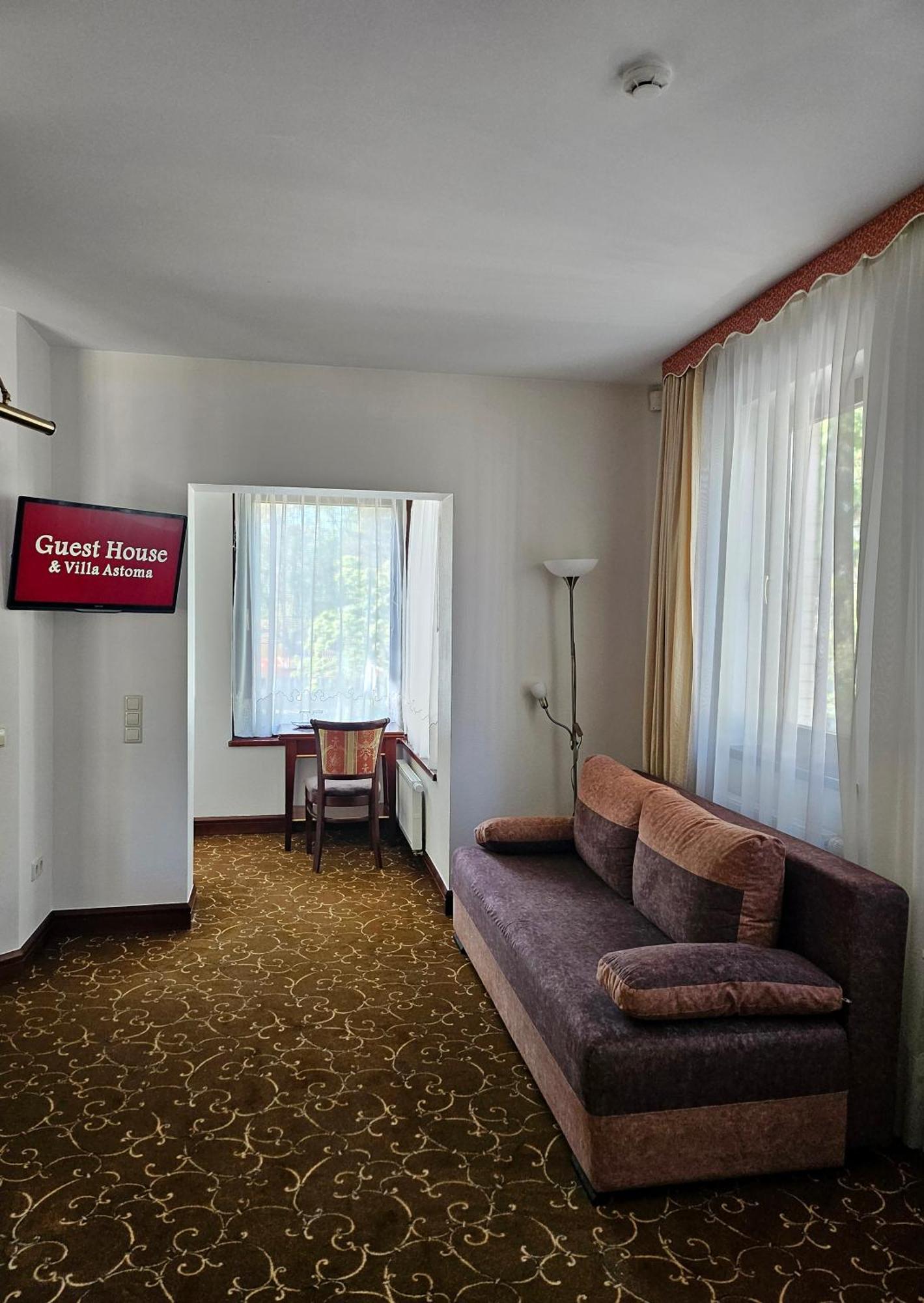 Guest House & Villa Astoma พาลังกา ภายนอก รูปภาพ